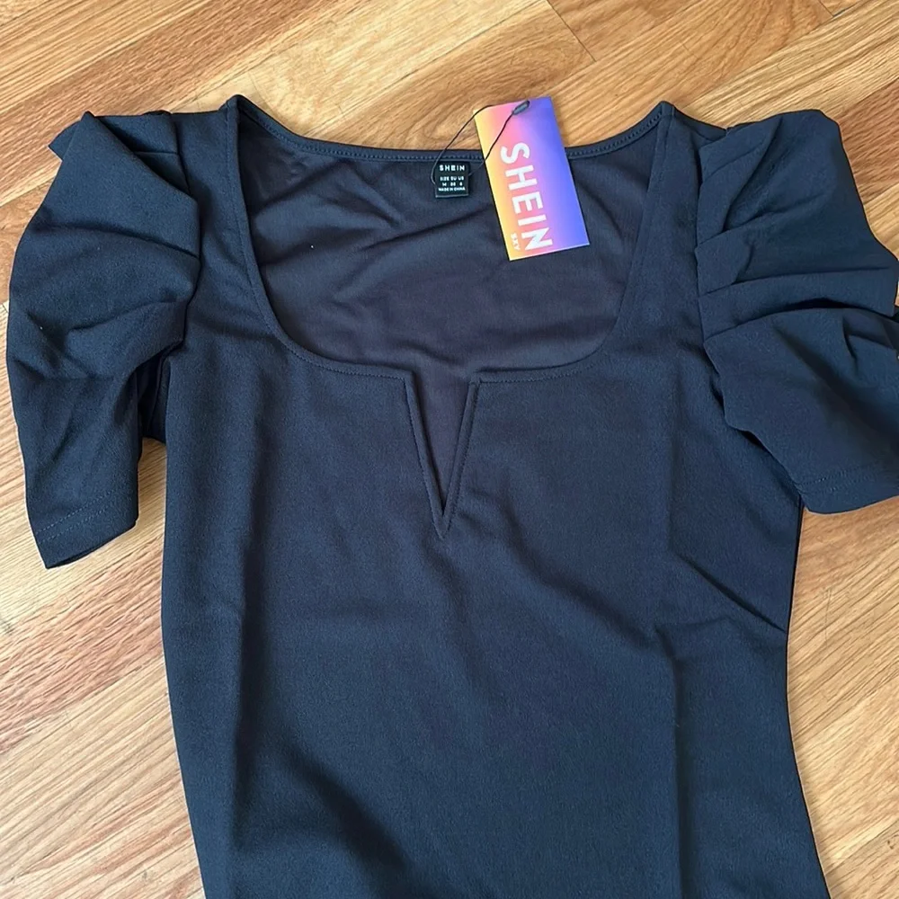 Black Ruffle Sleeve Bodysuit - Picture 2 of 4